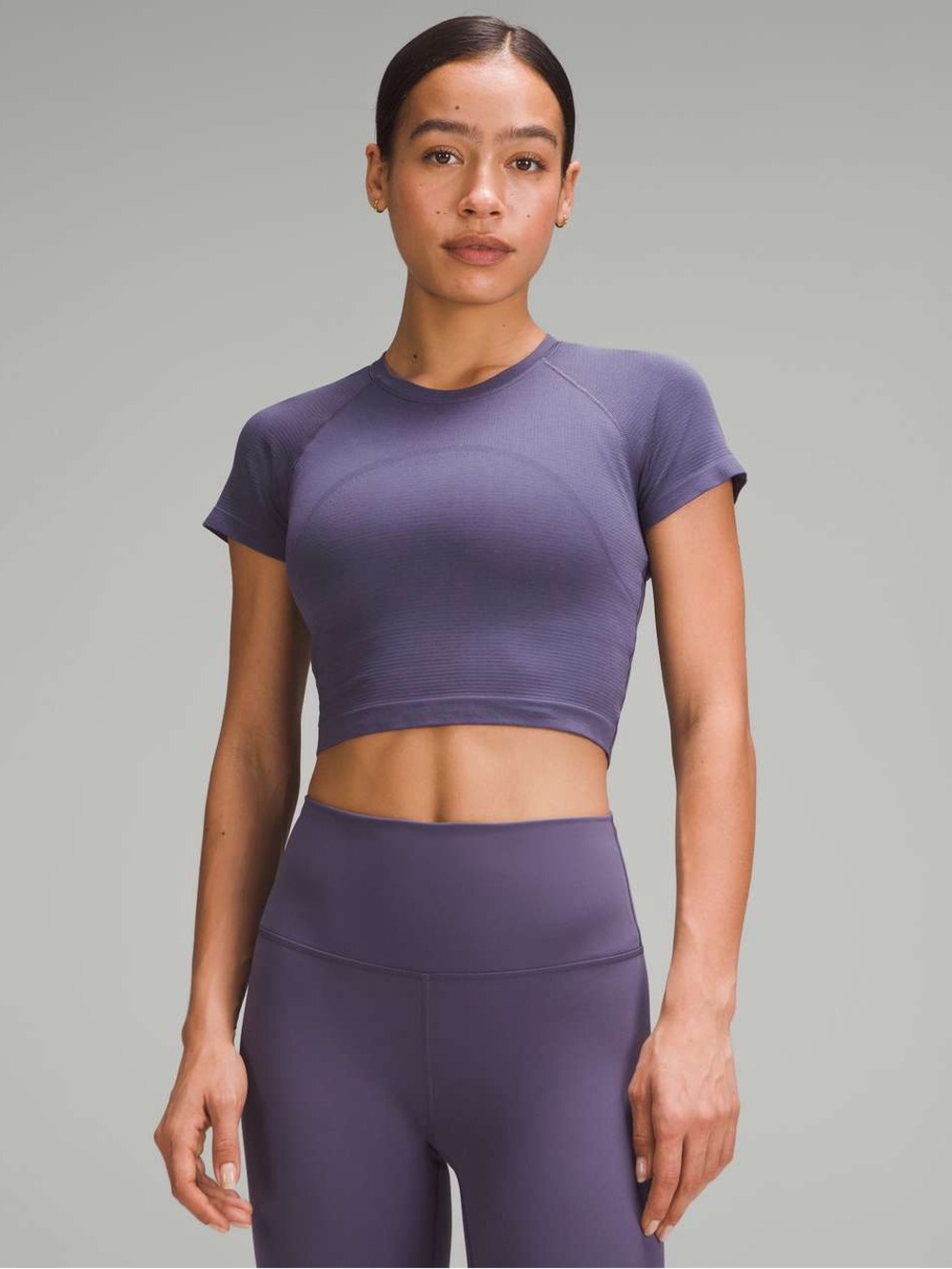 Lululemon Swiftly Tech Cropped
Short-Sleeve Shirt 2.0 Nightfall / Nightfall